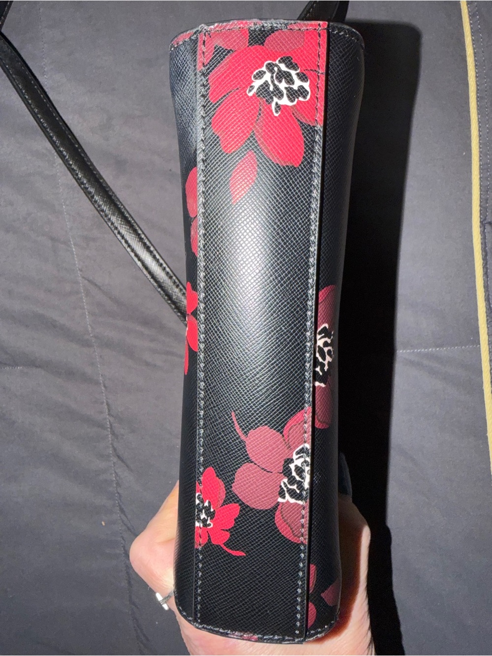 kate spade Crossbody “Poppy” Purse with Zipper Closure and Pockets inside for CC - Picture 5 of 9